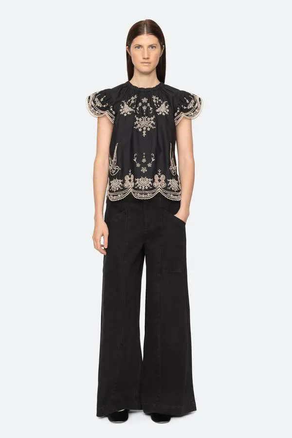 KINGSLEY EMBROIDERY FLUTTER SLV TOP