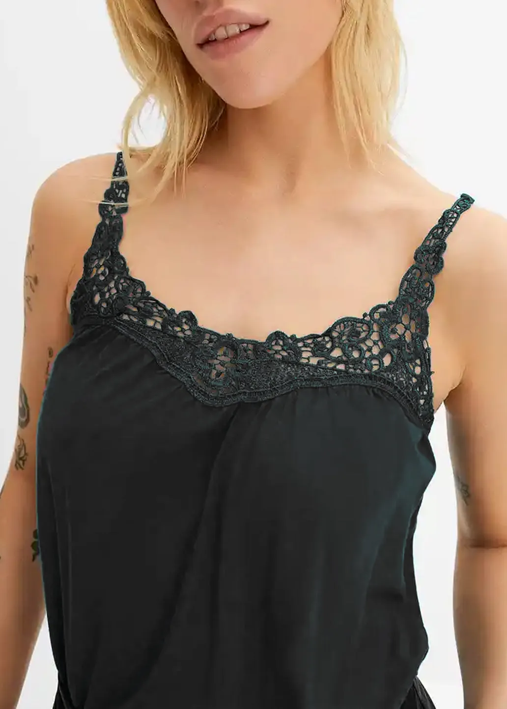 Ladies Sleeveless Stylish & Comfortable Lace Tank Top