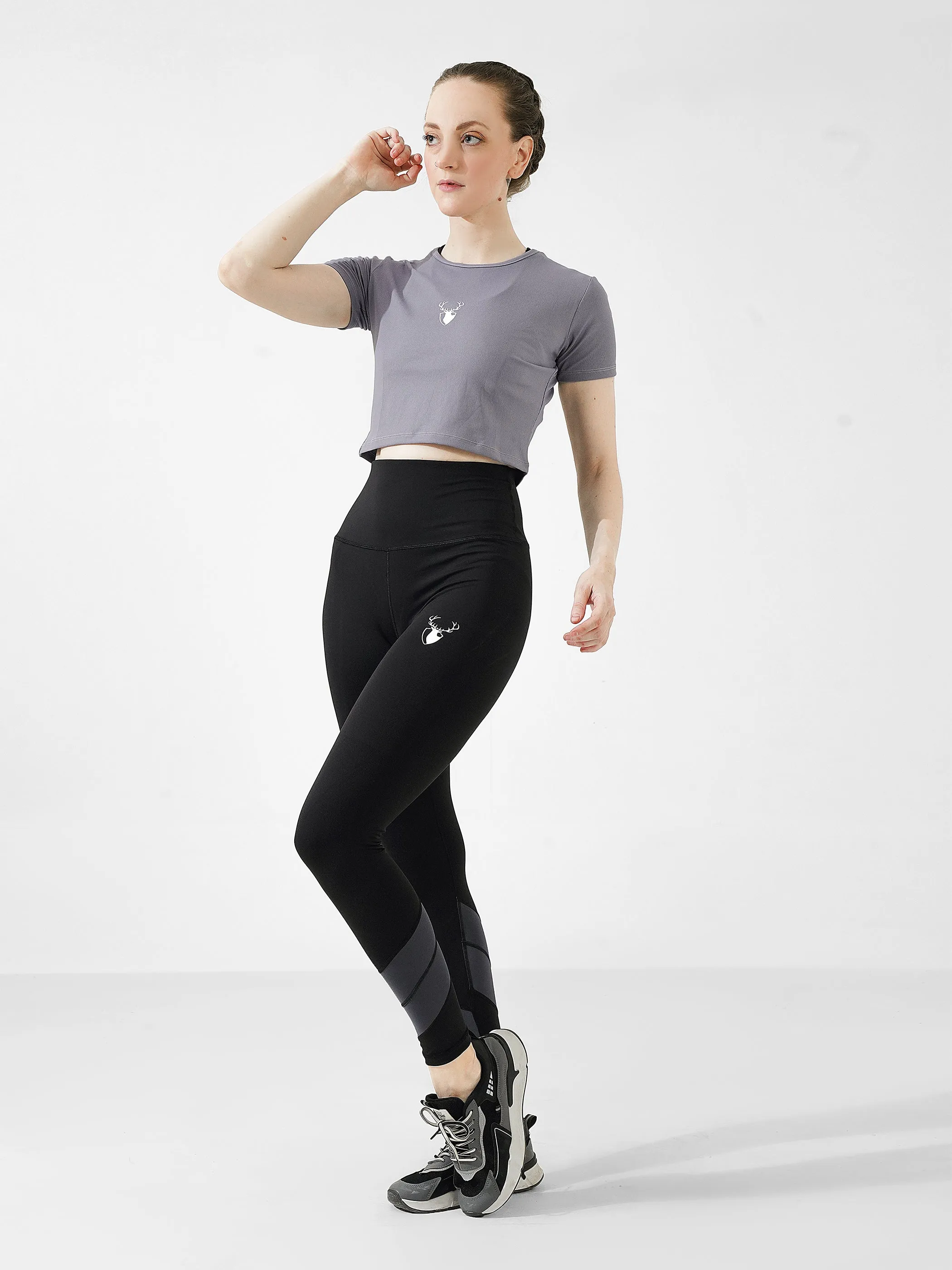 LEERA Active Crop Top in Grey