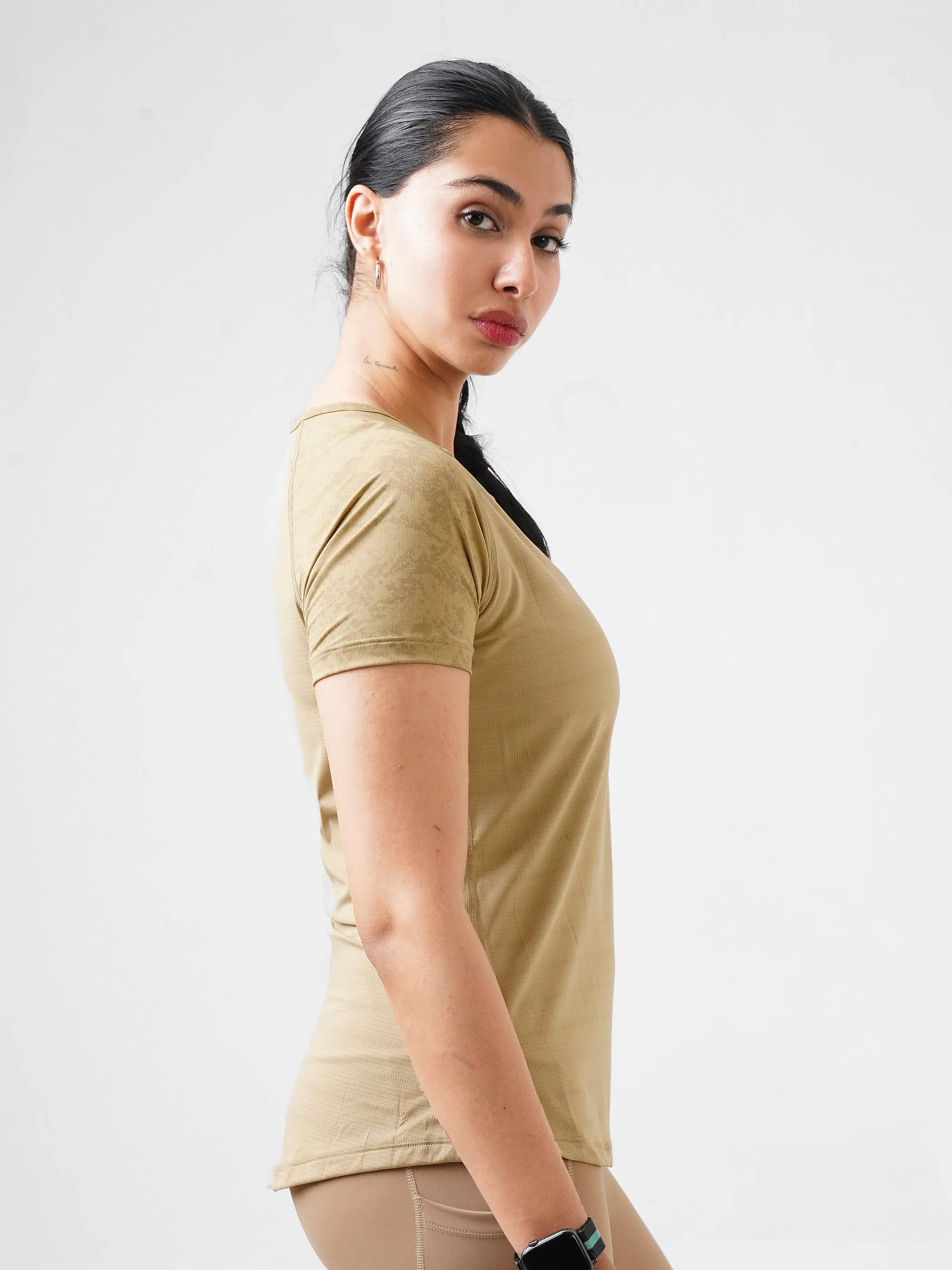 Leera Contrast Raglan Tee in Beige