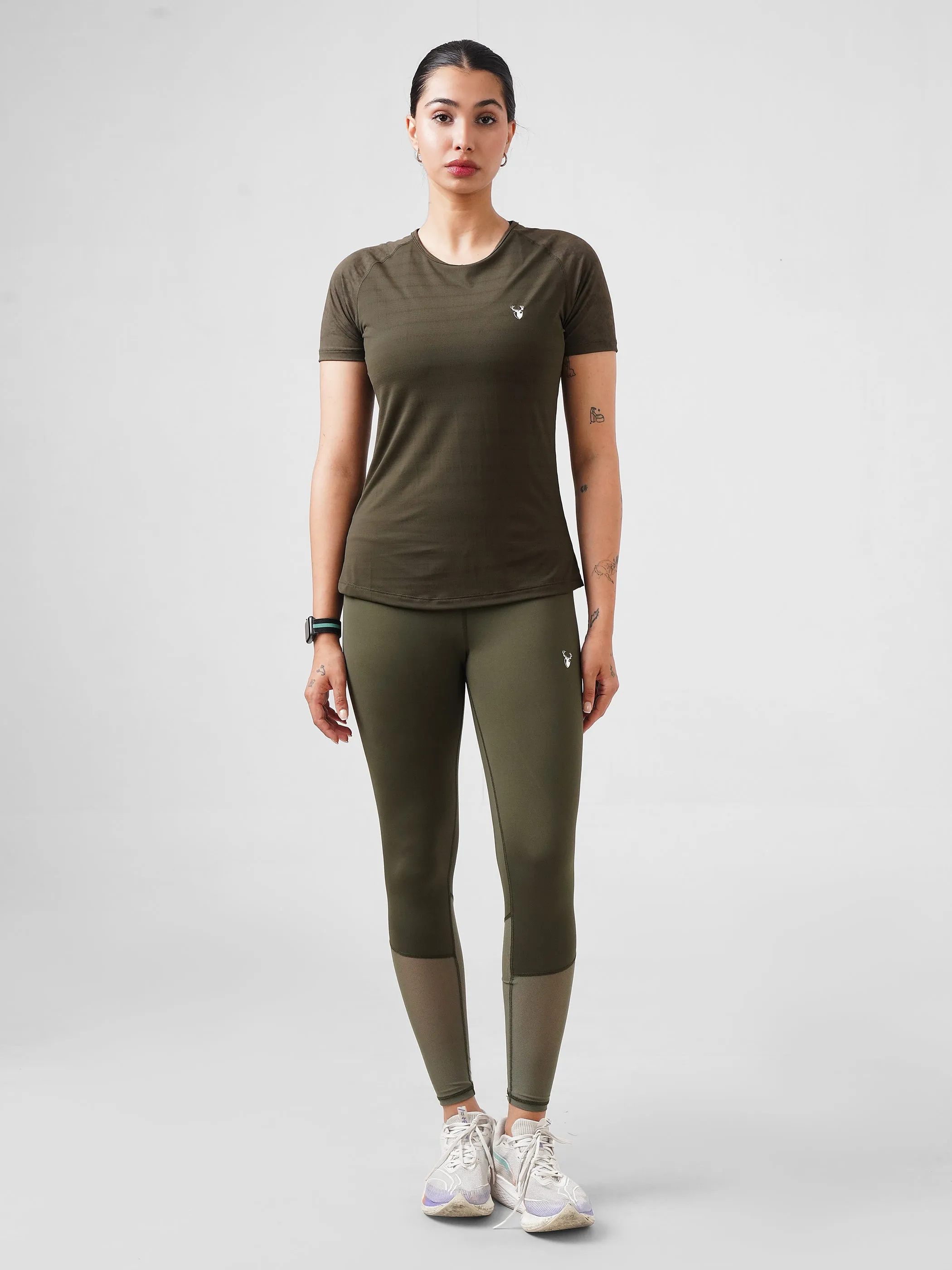 Leera Contrast Raglan Tee in Olive
