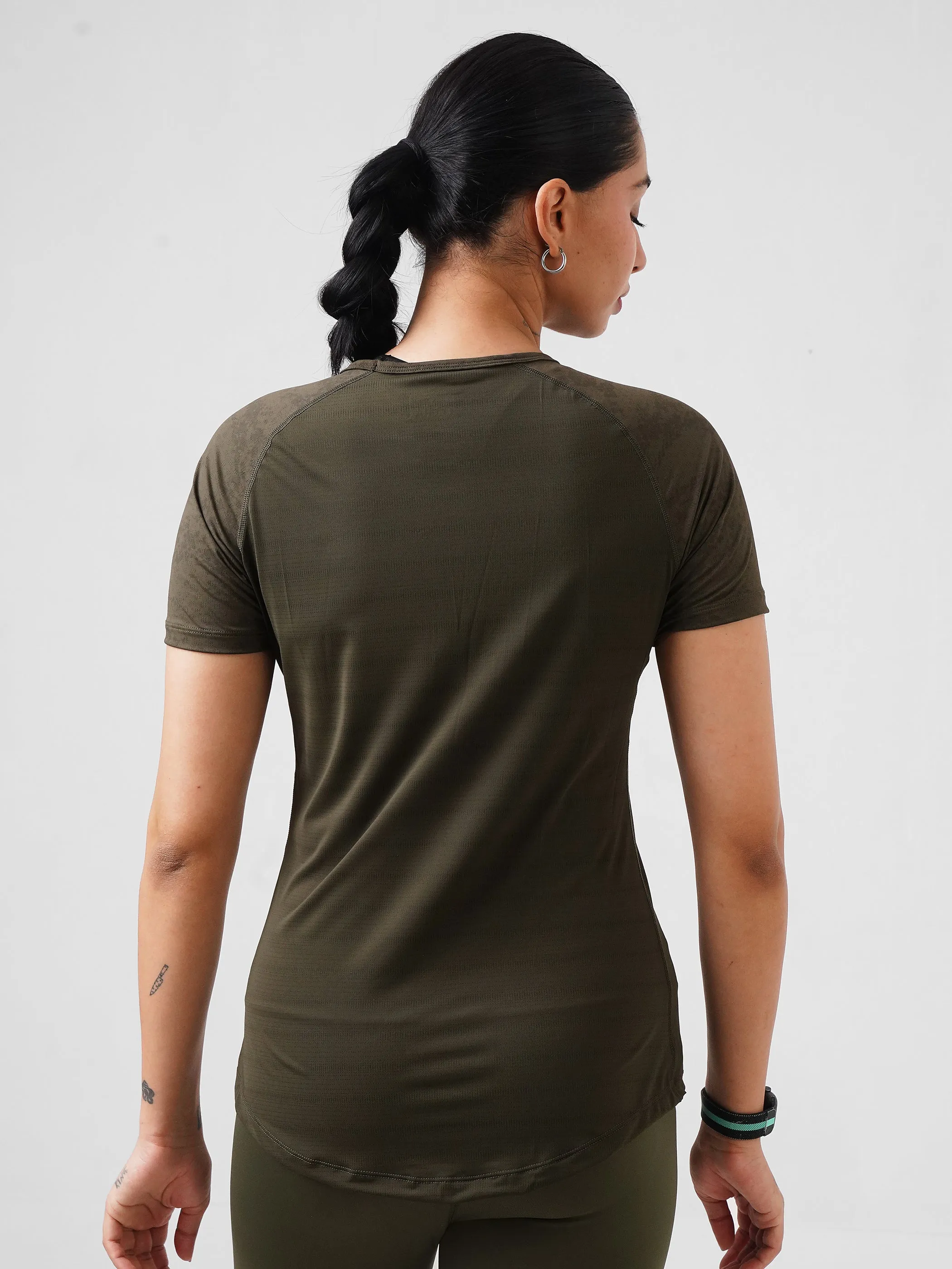 Leera Contrast Raglan Tee in Olive