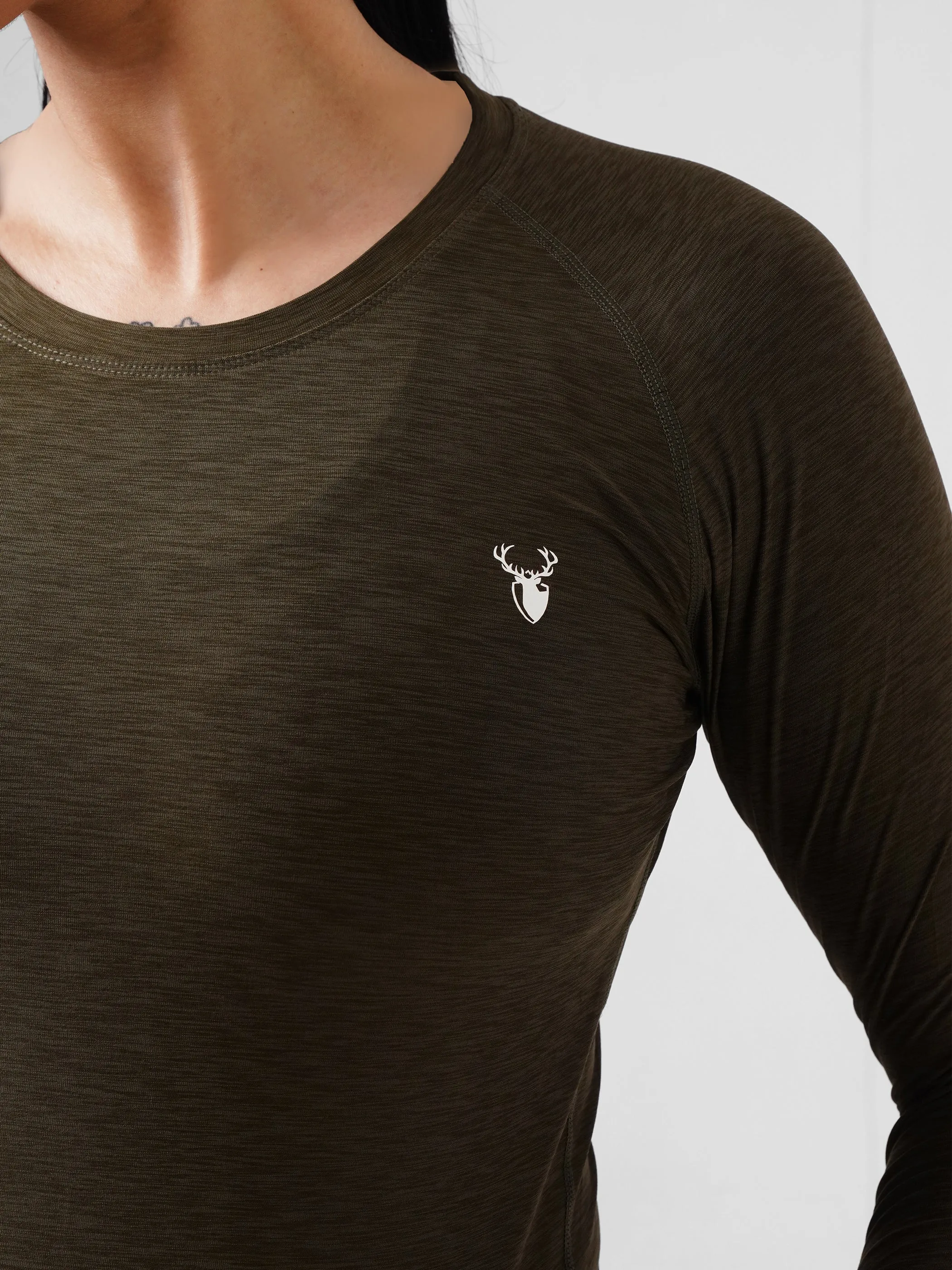 Leera Performance Fitted Tee in Olive Textured