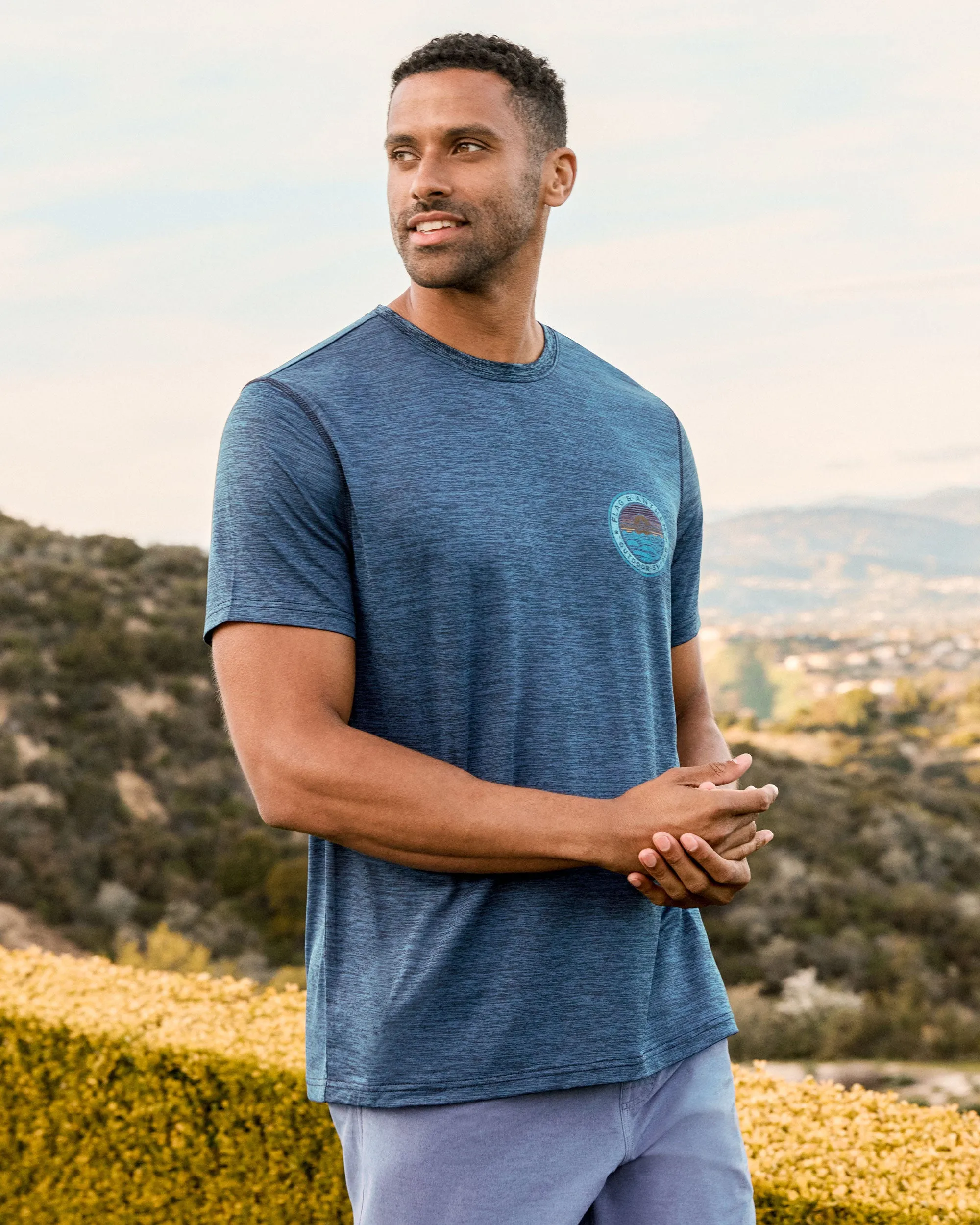 LOGO HERITAGE SUNSET PERFORMANCE TEE