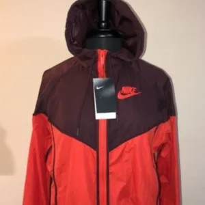 Nike Essential Packable Running Rain Jacket