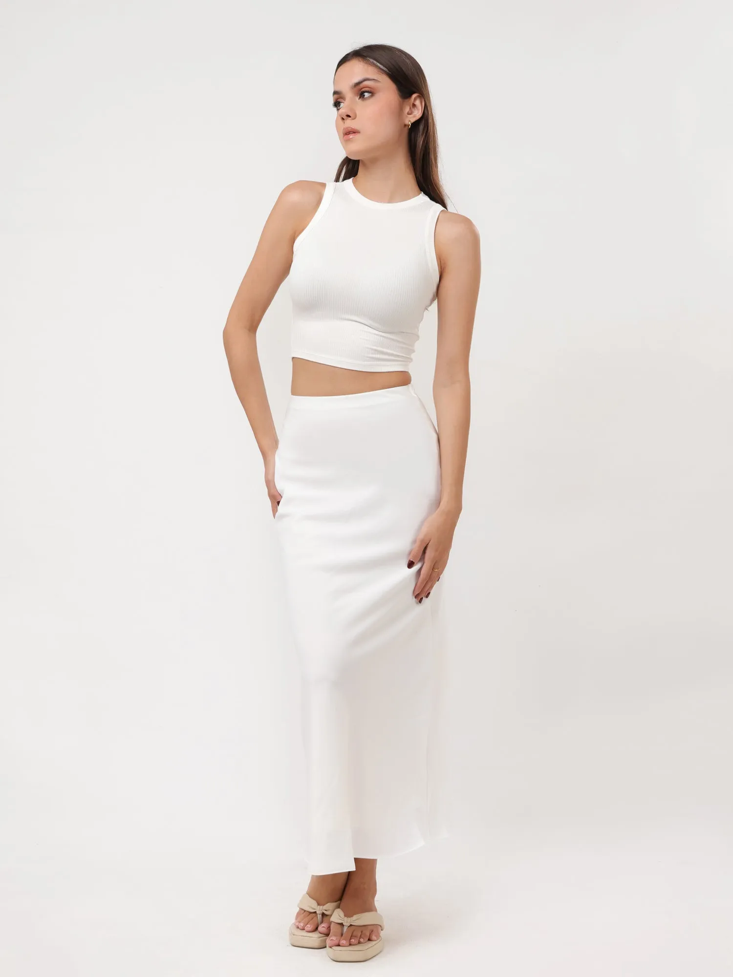 Riri Sleeveless Halter Neck Crop Top