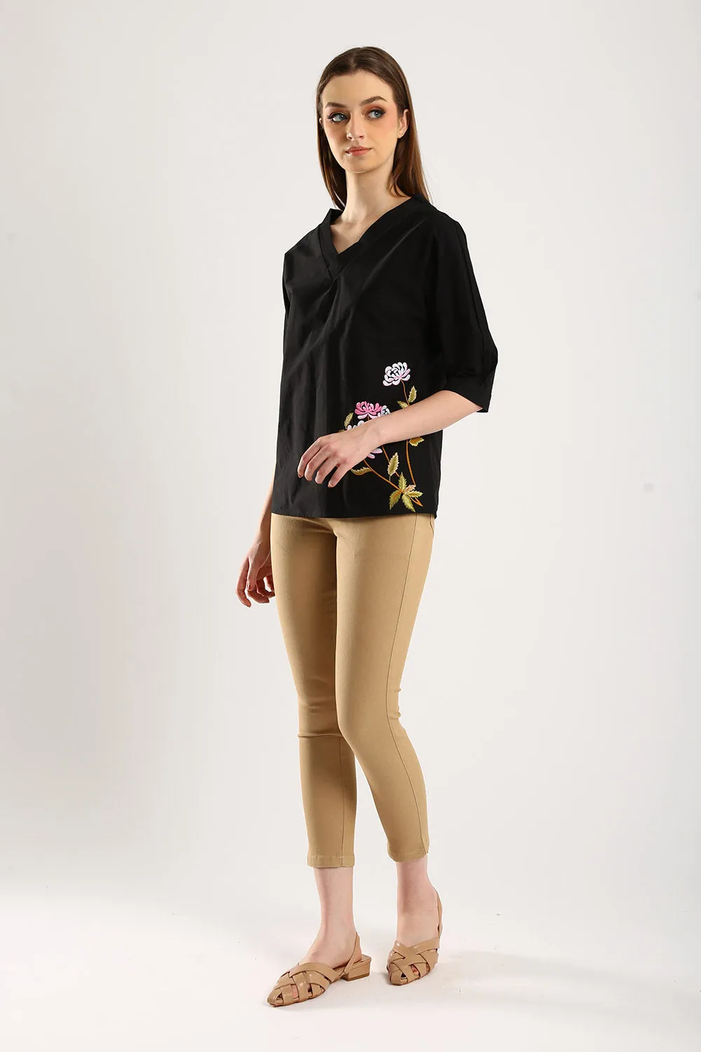 Simple Spirit Stretchable Cotton Pants in Khakis