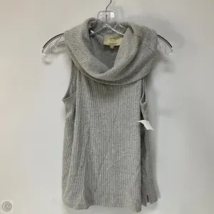 Top Sleeveless By Cma In Grey, Size: S