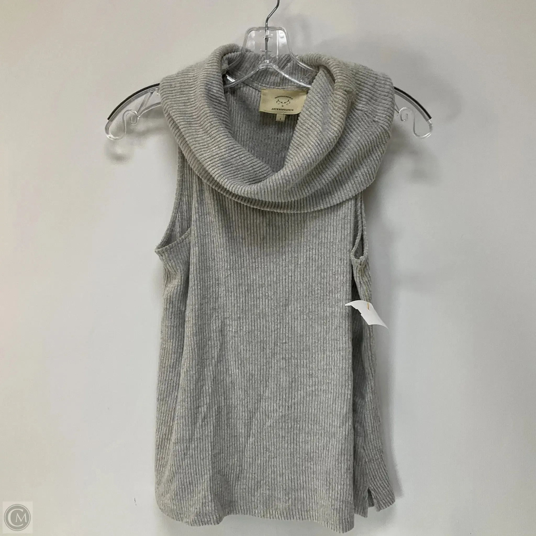 Top Sleeveless By Cma In Grey, Size: S